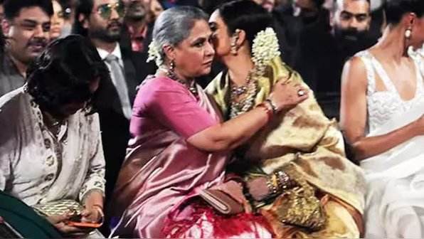 Rekha Surprises Jaya Bachchan with Heart...